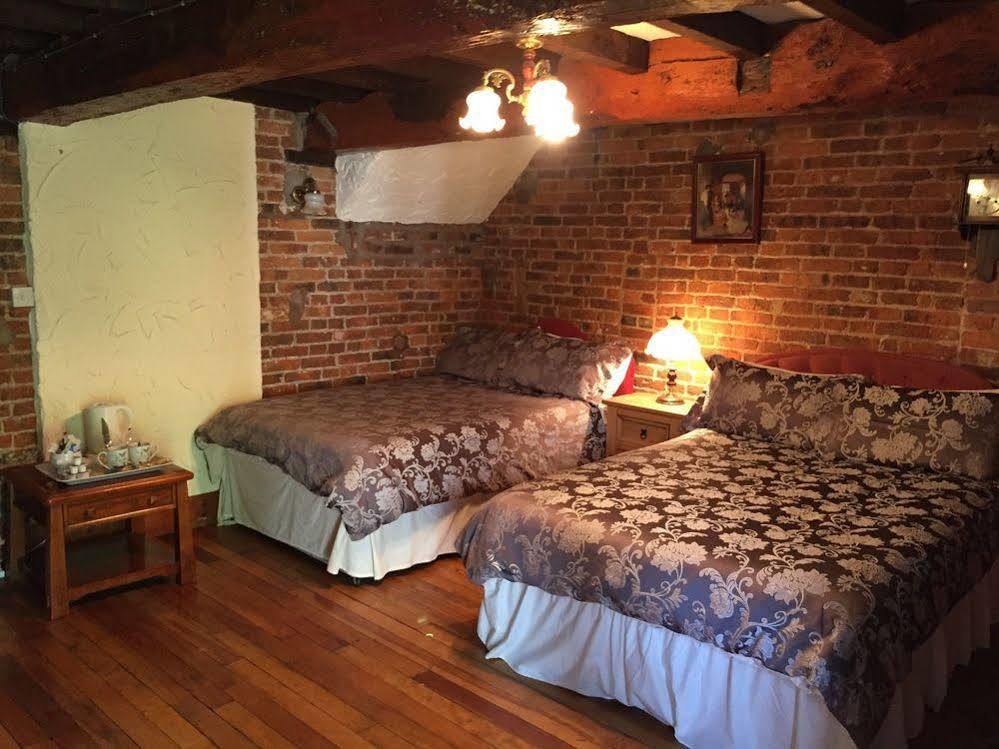 Rolandscroft Guest House 폰트프랙트 외부 사진